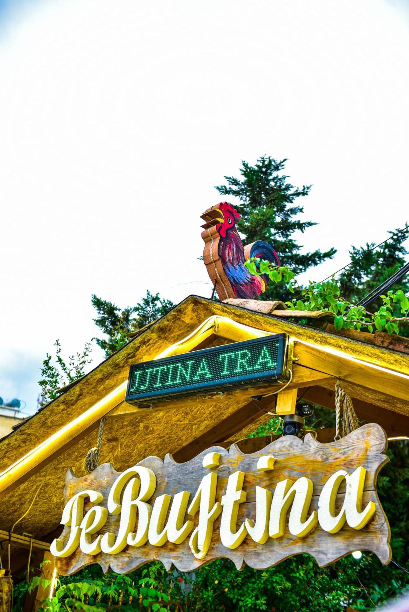 Te Bujtina Hotel- Cozy With Traditional Breakfast Near Hotel Golem (Tirana)